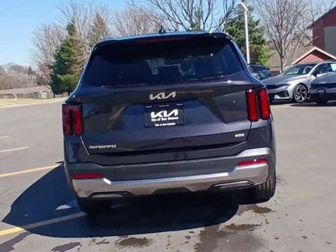 New 2026 Kia Sorento EX AWD/4WD image 2