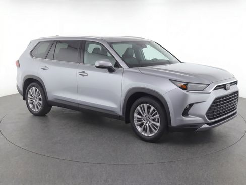Certified 2026 Toyota Grand Highlander AWD image 2