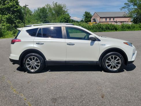 Used 2016 Toyota RAV4 Limited w/ Advanced Technology Package AWD/4WD image 4