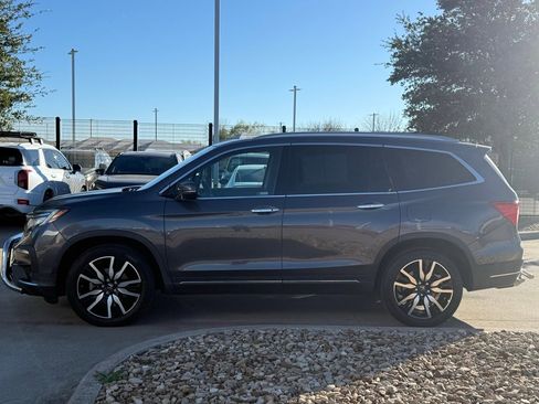 Certified 2019 Honda Pilot Touring image 2