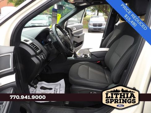 Certified 2018 Ford Explorer XLT FWD image 23