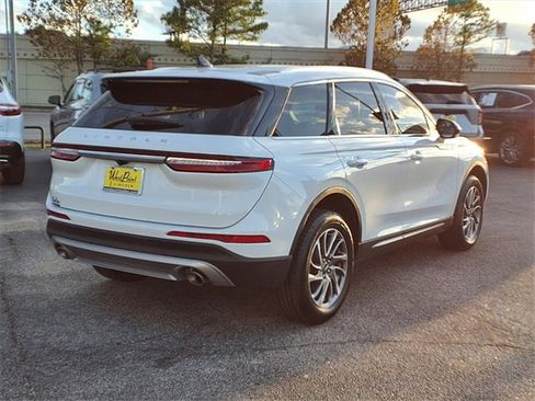 Certified 2022 Lincoln Corsair FWD image 2