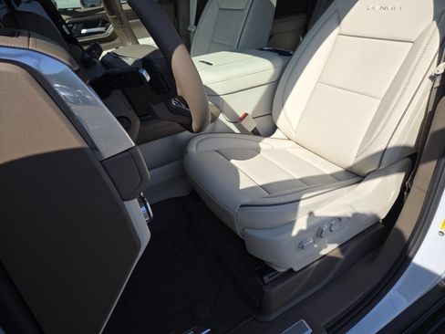 New 2026 GMC Yukon XL Denali w/ Denali Reserve Package AWD/4WD image 29
