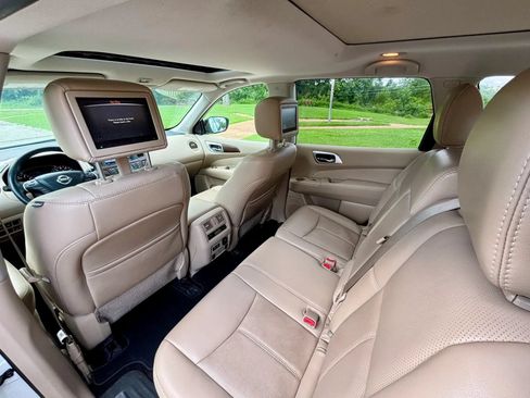 Used 2019 Nissan Pathfinder Platinum AWD/4WD image 13
