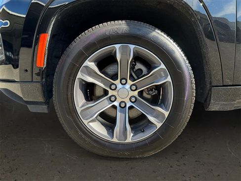 Used 2024 Jeep Grand Wagoneer L Base image 10