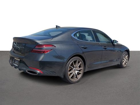 Used 2025 Genesis G70 2.5T image 3