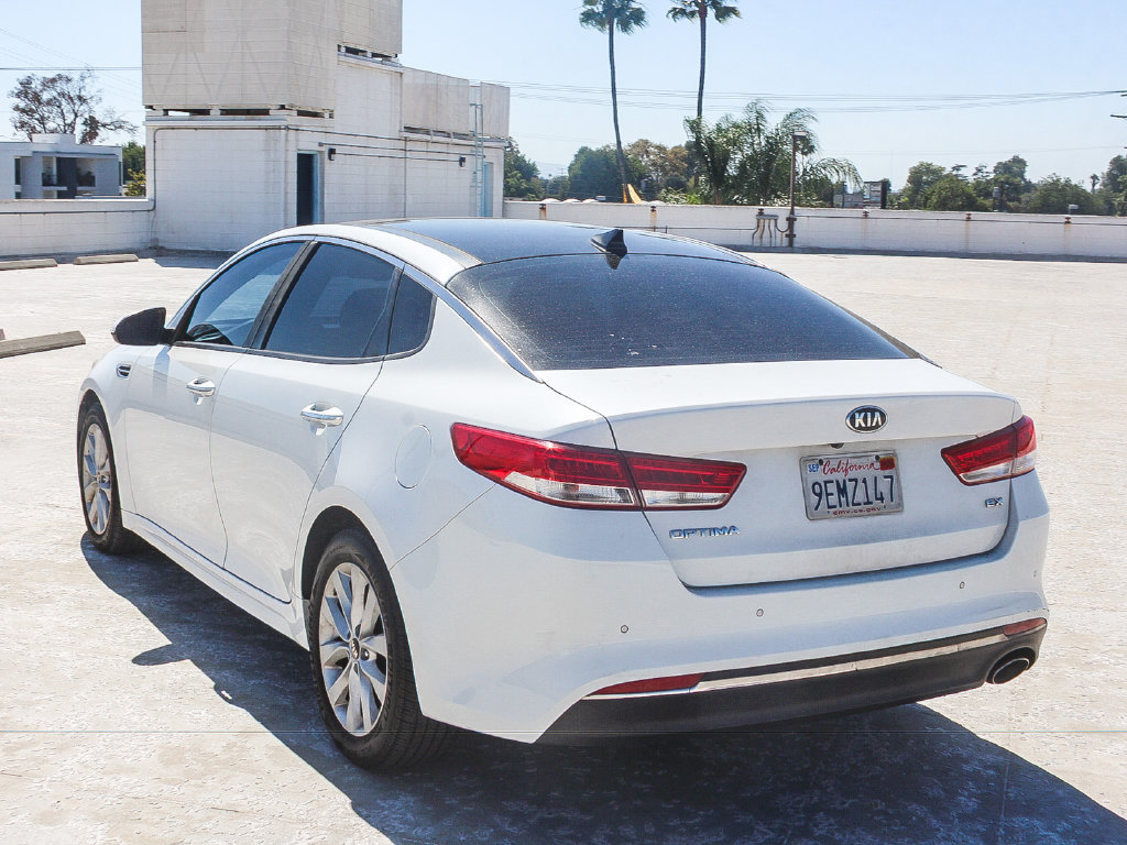 Used 2016 Kia Optima EX w/ Premium Package FWD image 4