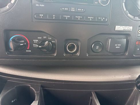 Used 2016 Ford E-450 and Econoline 450 Super Duty RWD image 19