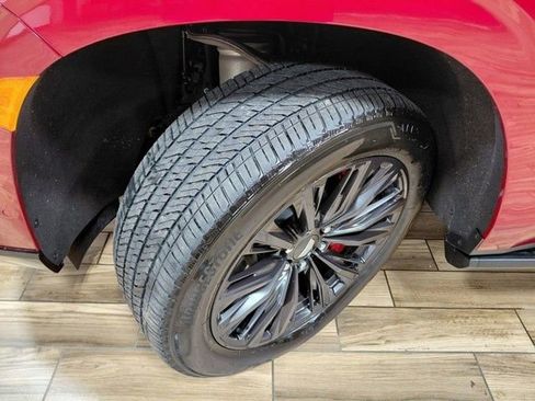 Used 2023 Cadillac Escalade V w/ LPO, ONYX Package image 32