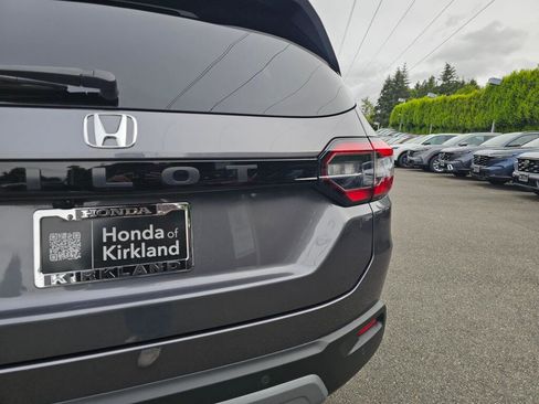 Used 2025 Honda Pilot EX-L image 16