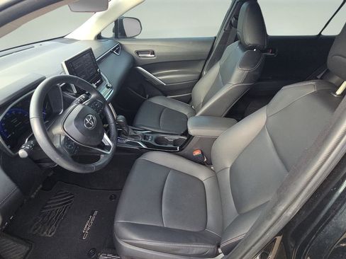 Used 2022 Toyota Corolla Cross XLE image 21