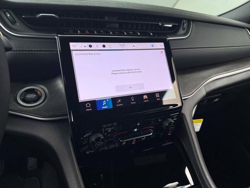 New 2025 Jeep Grand Cherokee Limited w/ Trailer Tow Package image 27