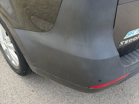 Used 2017 Kia Sedona LX w/ LX Essentials Premium Package image 14