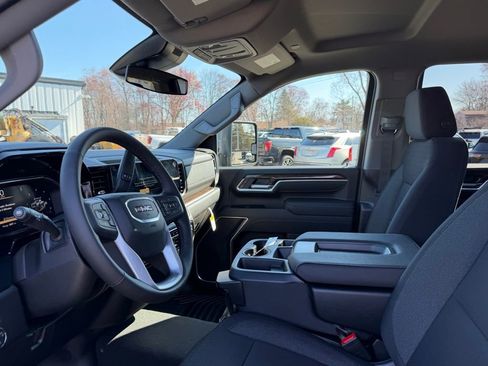 New 2026 GMC Sierra 2500 SLE image 12