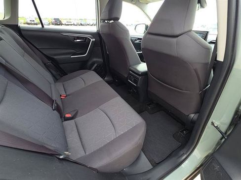 Used 2019 Toyota RAV4 XLE w/ Convenience Package FWD image 16