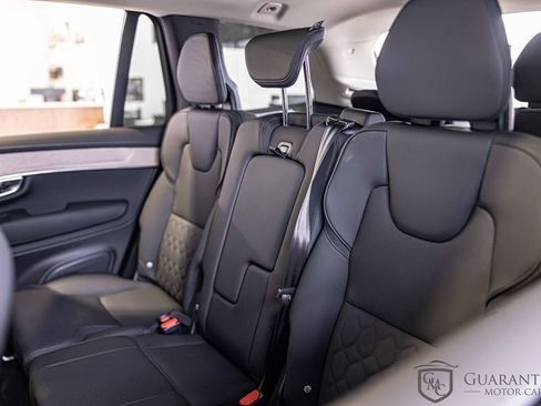 Used 2025 Volvo XC90 B6 Plus image 32