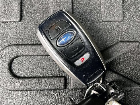 Used 2020 Subaru Outback Touring AWD/4WD image 9