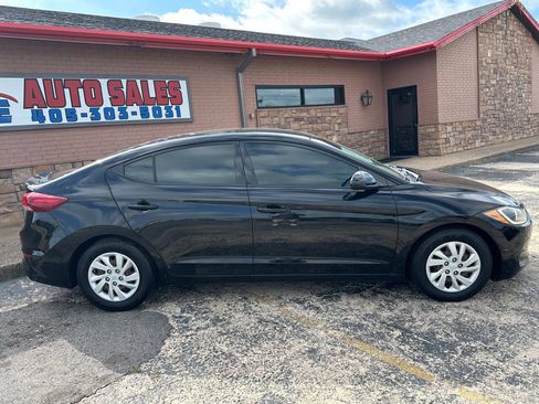 Used 2018 Hyundai Elantra SE FWD image 10