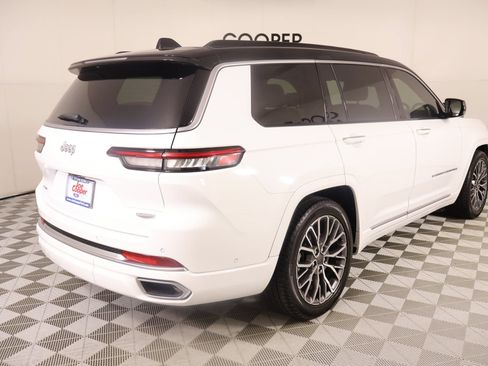 Used 2025 Jeep Grand Cherokee L Summit AWD/4WD image 24