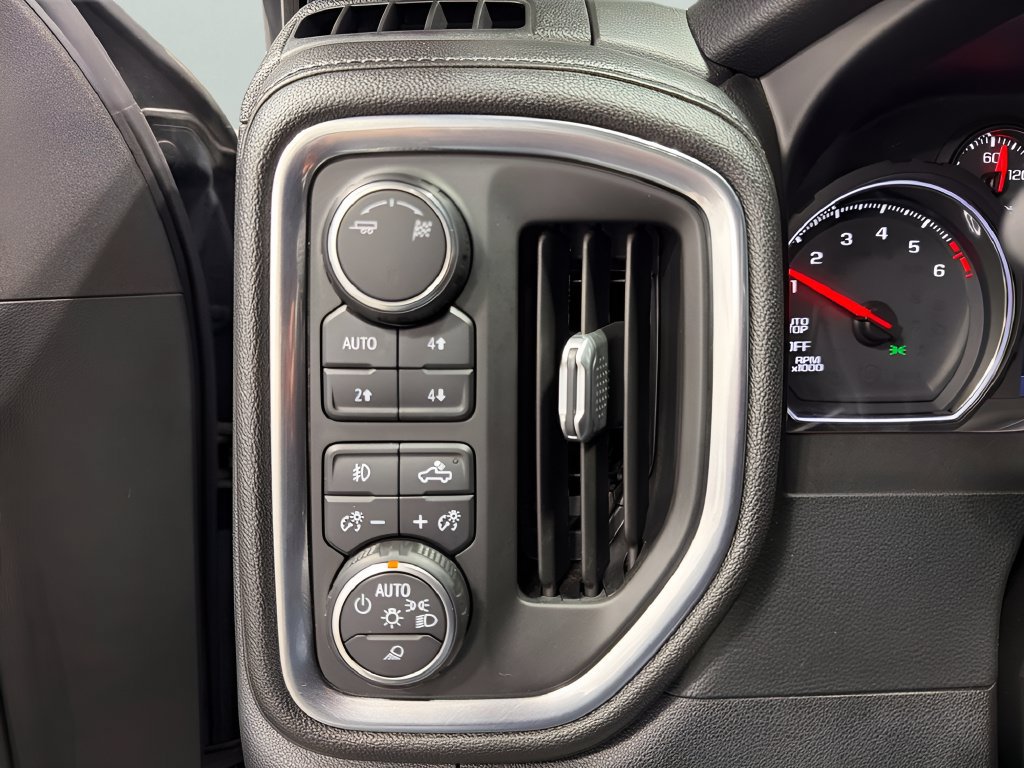Used 2019 Chevrolet Silverado 1500 RST AWD/4WD image 15