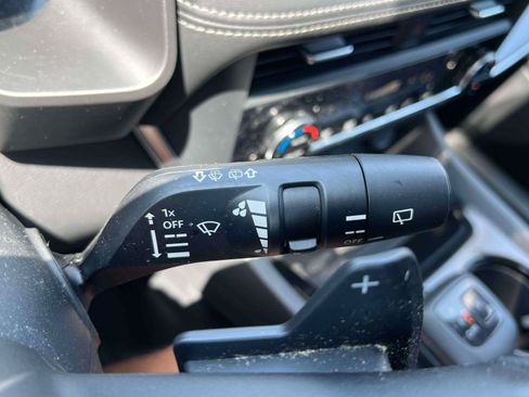 Used 2023 Nissan Rogue SV AWD/4WD image 18