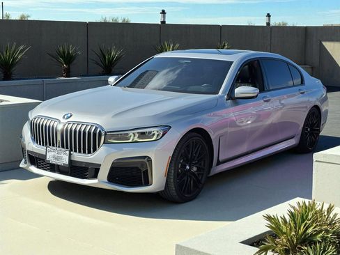 Used 2020 BMW 750i xDrive w/ M Sport Package image 6
