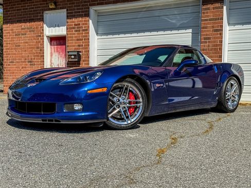 Used 2007 Chevrolet Corvette Z06 w/ Preferred Equipment Group image 2