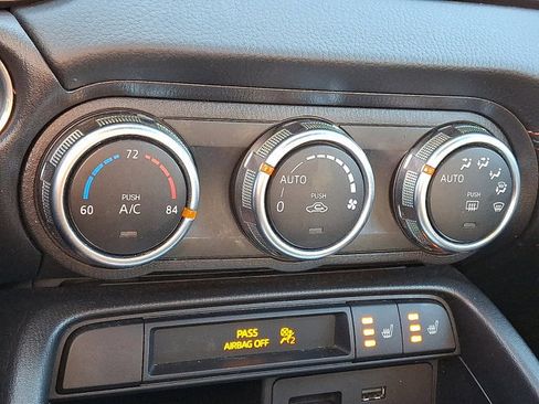Used 2020 FIAT 124 Spider Abarth w/ Convenience Group RWD image 16