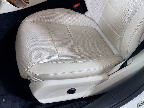 Used 2020 Mercedes-Benz E 350 Sedan image 23