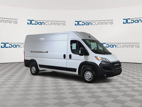 Used 2025 RAM ProMaster 3500 w/ Convenience Group FWD image 2