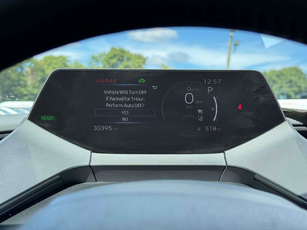 Used 2025 Toyota Prius LE FWD image 25