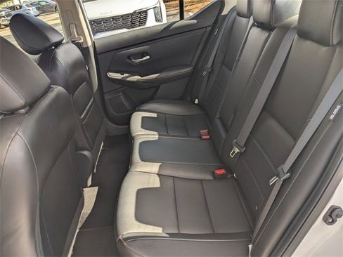 Used 2021 Nissan Sentra SR w/ SR Premium Package image 10