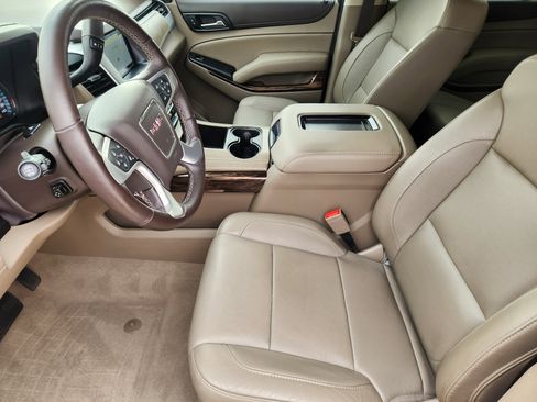 Used 2020 GMC Yukon XL SLT image 14