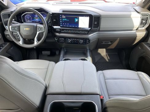 Used 2025 Chevrolet Silverado 2500 LTZ w/ LTZ Premium Package AWD/4WD image 13