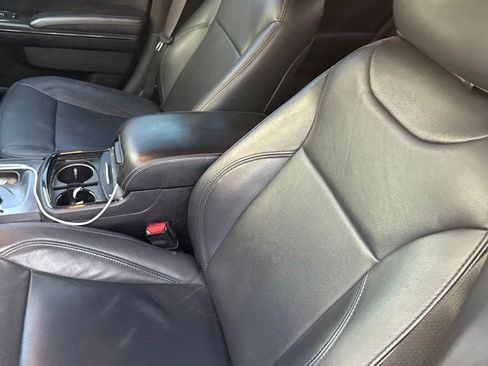 Used 2018 Dodge Charger SXT RWD image 8