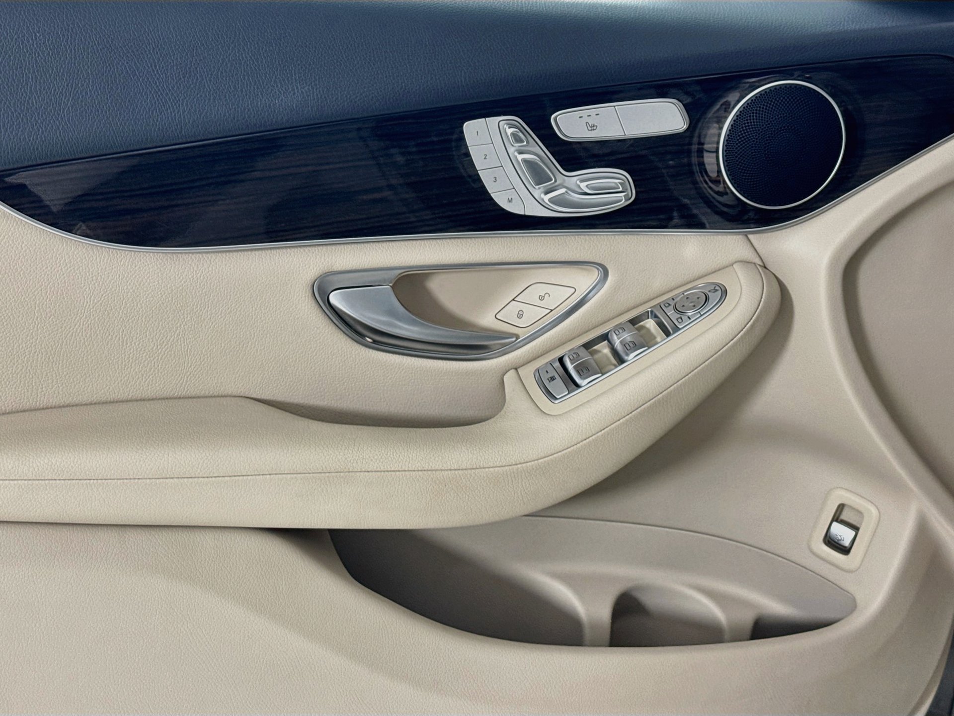 Certified 2022 Mercedes-Benz GLC 300 image 18