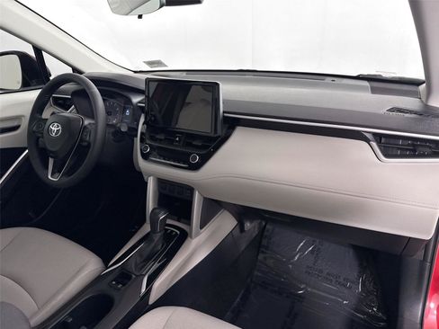 Used 2024 Toyota Corolla Cross LE FWD image 42