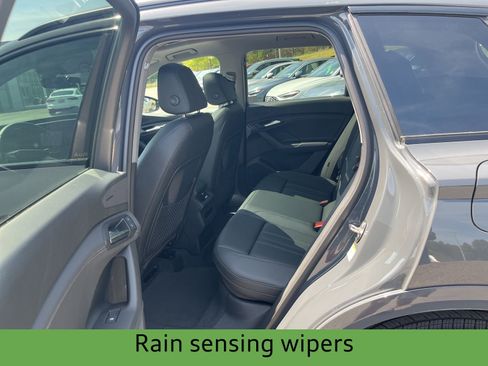 New 2025 Audi Q6 e-tron Premium image 24