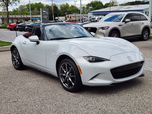 Used 2018 MAZDA MX-5 Miata Grand Touring RWD image 7