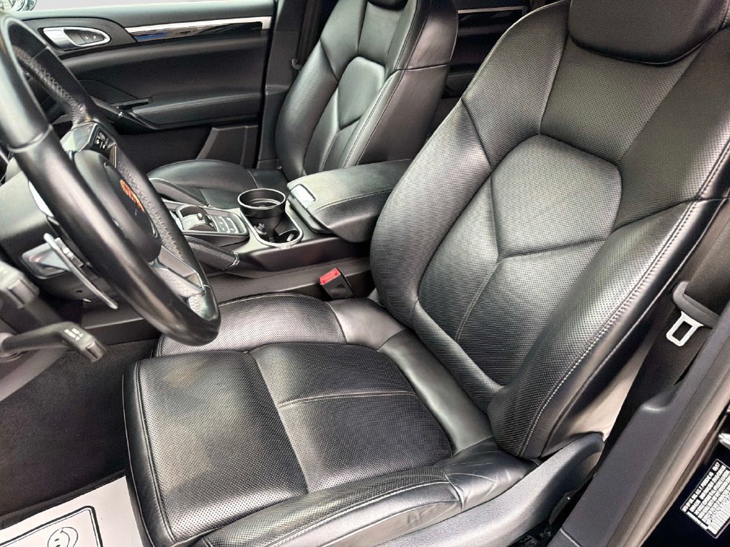 Used 2018 Porsche Cayenne Platinum Edition AWD/4WD image 21