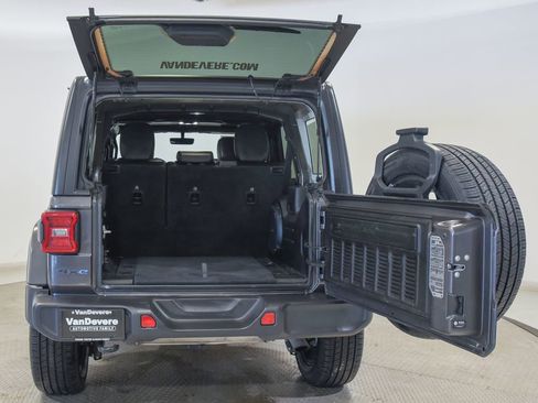 Used 2021 Jeep Wrangler Unlimited Sahara w/ Cold Weather Group AWD/4WD image 13