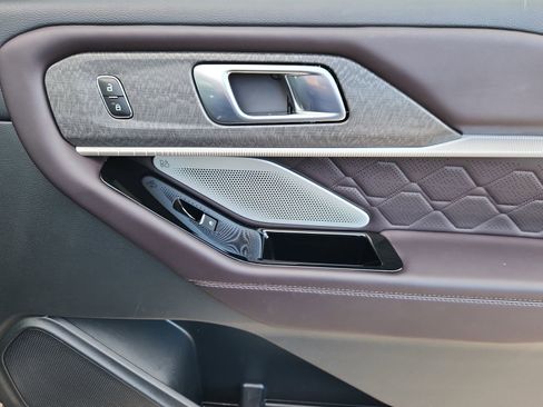 Used 2025 Ford Explorer Platinum w/ LUX Leather Package image 17