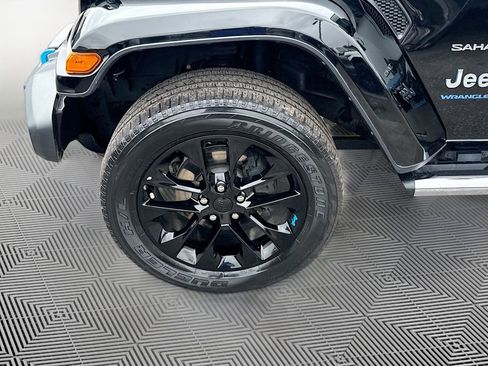 Used 2023 Jeep Wrangler Unlimited Sahara w/ Cold Weather Group image 35