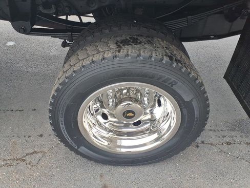 Used 2006 Ford F550 2WD Regular Cab Super Duty image 13