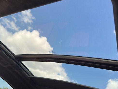 New 2026 BMW X6 xDrive40i w/ Climate Comfort Package image 27