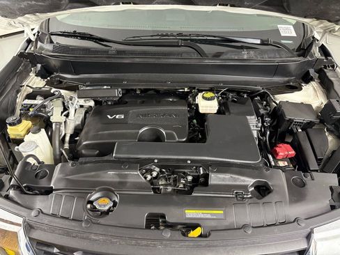 Certified 2017 Nissan Pathfinder SV image 41