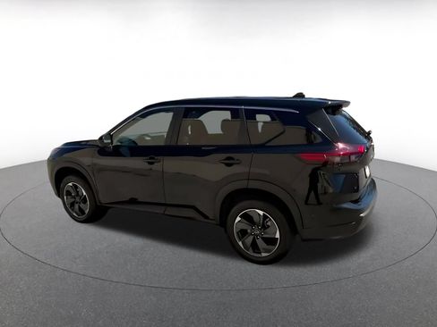 Used 2025 Nissan Rogue SV AWD/4WD image 8