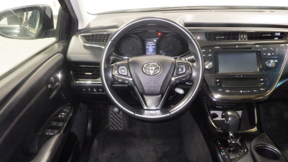 Used 2017 Toyota Avalon FWD image 9