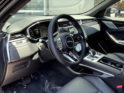 New 2025 Jaguar F-PACE R-Dynamic S image 6