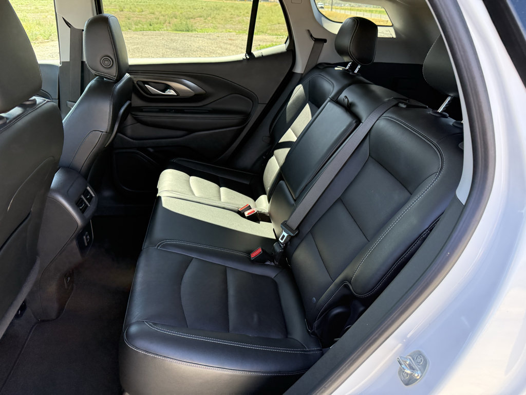 Used 2022 GMC Terrain SLT w/ Tech Package AWD/4WD image 27